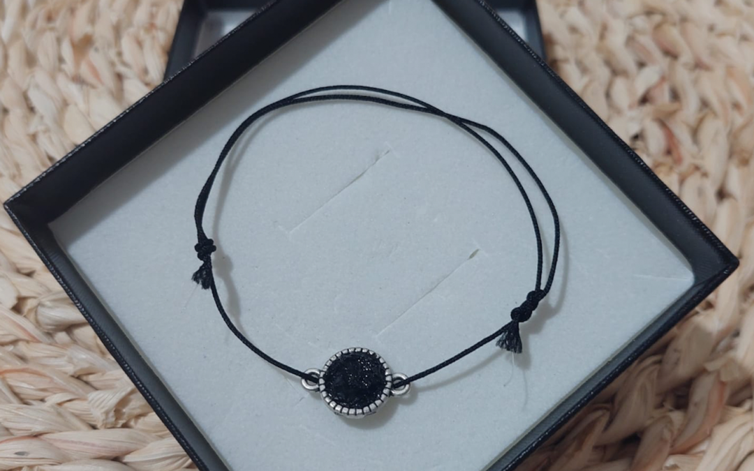 Brățara pietrificată